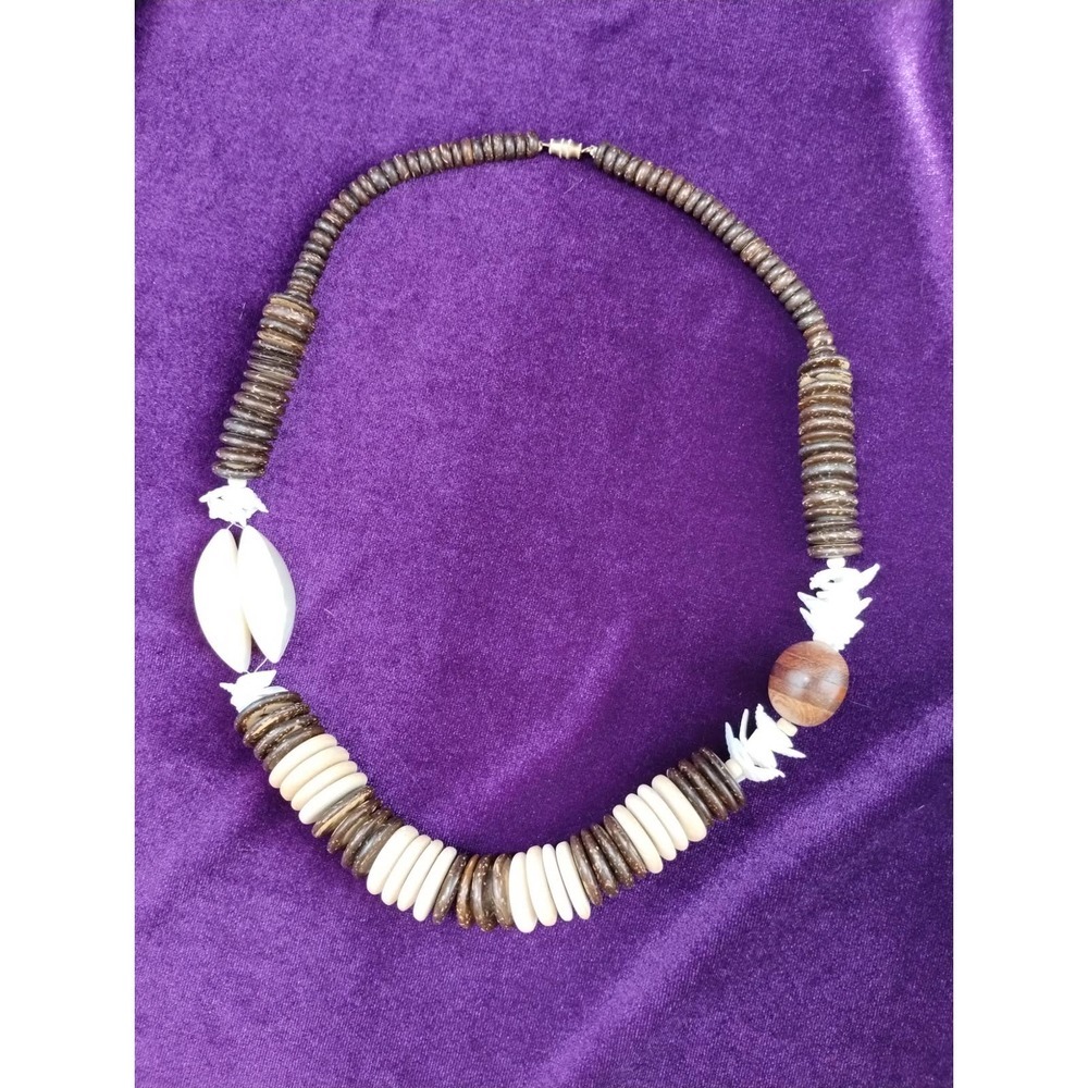 WOODEN Bead and Seashell Necklace 12 inch